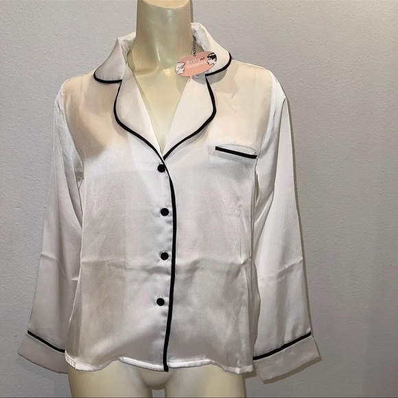 Betty and Veronica 2 piece pajama set - Picture 4 of 7